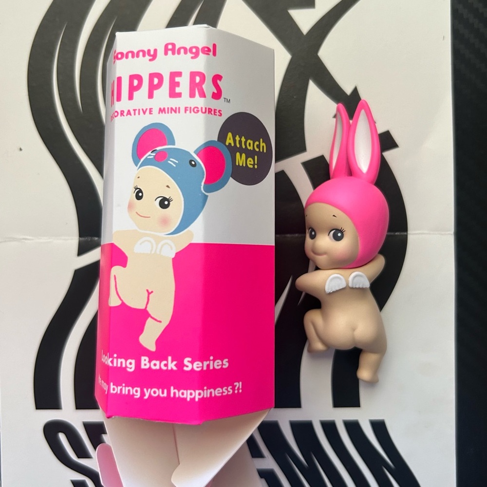 Sonny Angel Hippers Looking Back Series